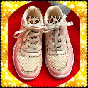 Pink rose gold Lepoard print tennis Shoes!💖⭐️